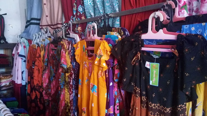 Cilacap Mornings: Finding Your Style at Bu. Sabri's Family Store